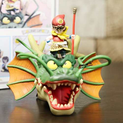 MU&Ntilde;ECO MEDIANO GOHAN Y DRAGON