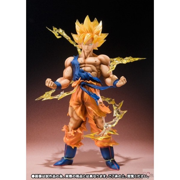 MU&Ntilde;ECO MEDIANO GOKU SUPER SAYAJIN CON RAYOS