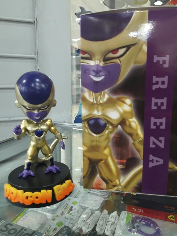 MU&Ntilde;ECO MEDIANO BAD FREEZER GOLD